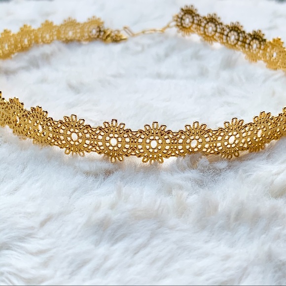 Gold Choker - Picture 1 of 5